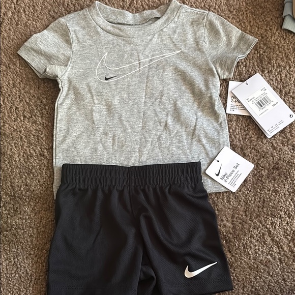 Nike Kids' Gray Tee and Black Shorts Set - Picture 1 of 1